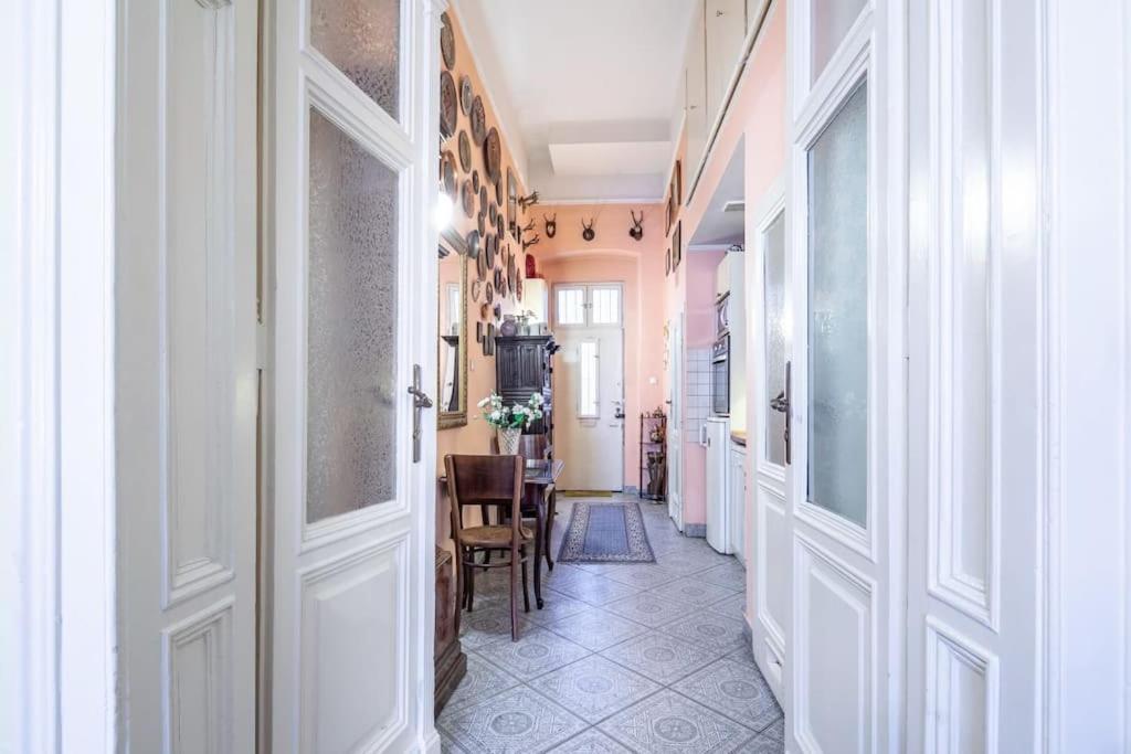 Jozsef-Corvin Central Budapest Exterior foto