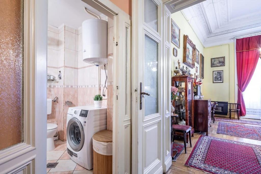Jozsef-Corvin Central Budapest Exterior foto